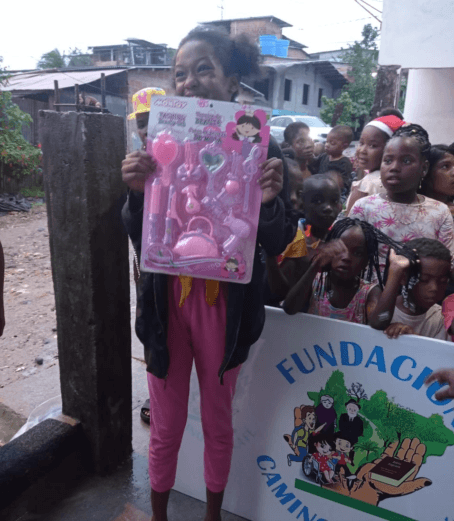 Campaña “REGALOS POR SONRISAS” Fundación Caminos de la Fe